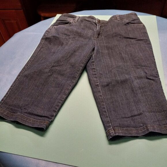Liz Claiborne Slim Power Crop Jeans - Picture 1 of 8